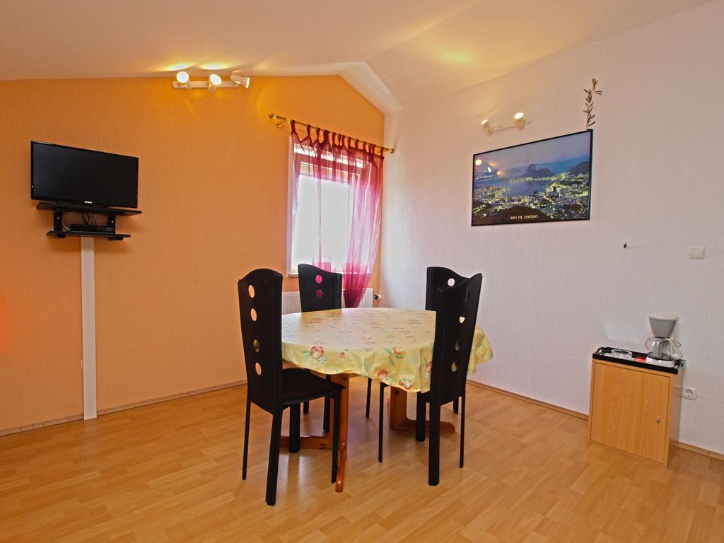 Apartments Denis 19 Fažana Exteriör bild